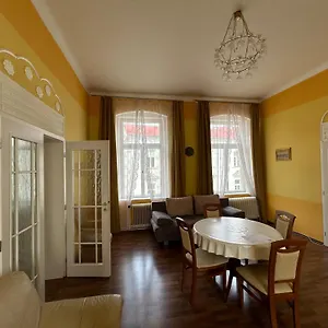apartments-royal-palace.marianskelaznehotels.net/